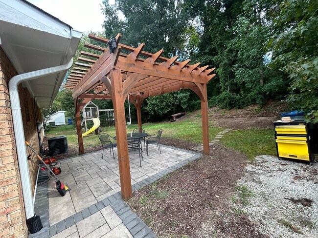 Building Photo - 7152 Racine Way