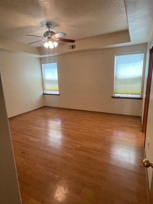 Building Photo - Gate community charming two bedroom two ba...