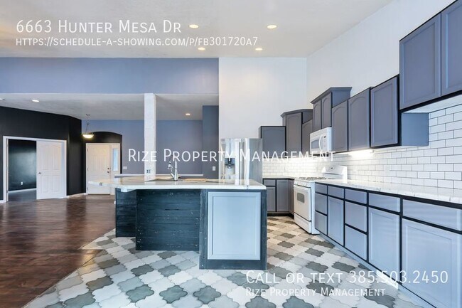 Building Photo - Blending Relaxation & Sophistication to Cr...