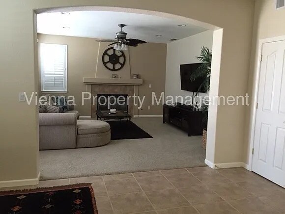 Foto del edificio - 6768 Maple Creek Dr