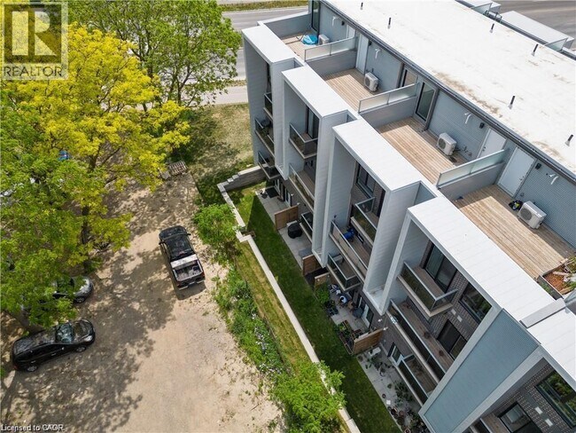 Building Photo - 1430 Highland Rd W