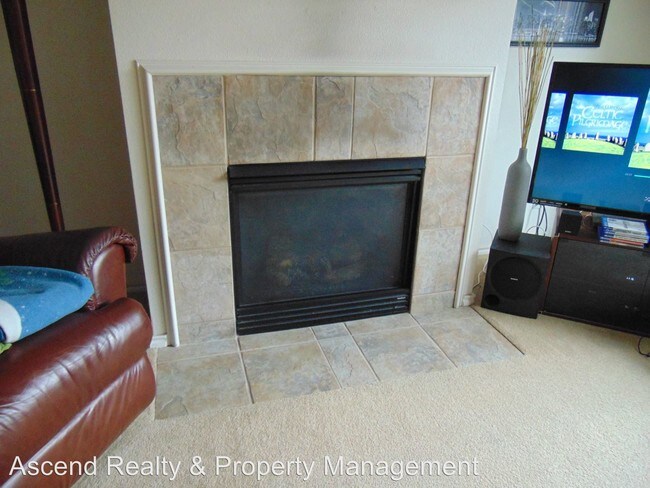 Building Photo - 3 br, 2.5 bath House - 15785 SW Harvester Ln