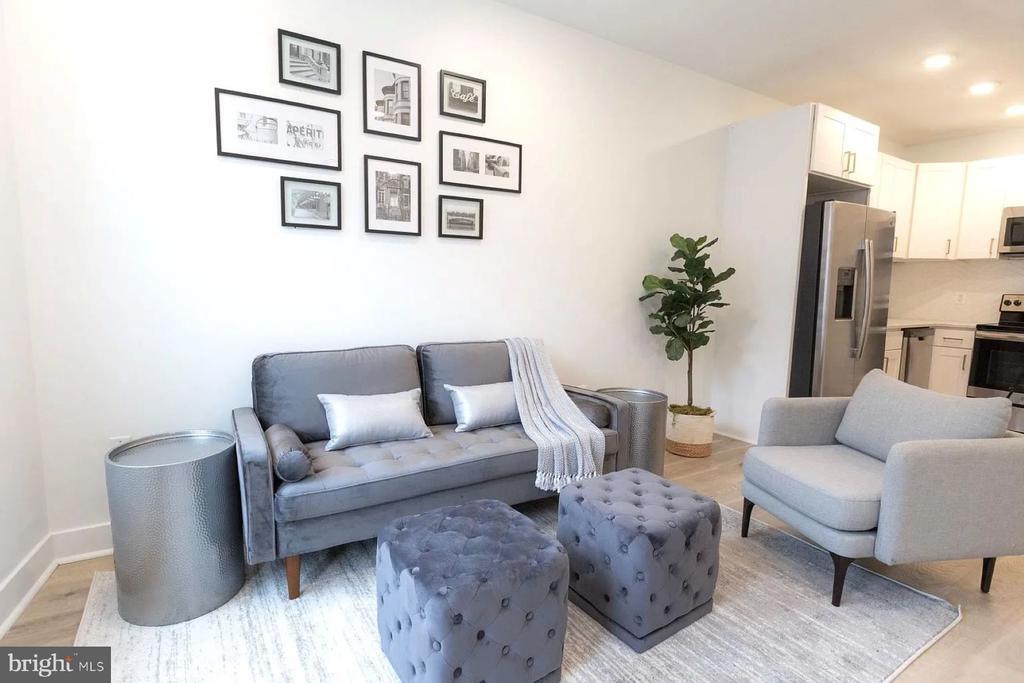 Foto principal - 1702 Light St