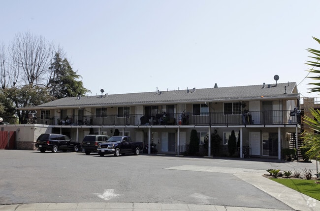 Primary Photo - 302 Dumont Ave