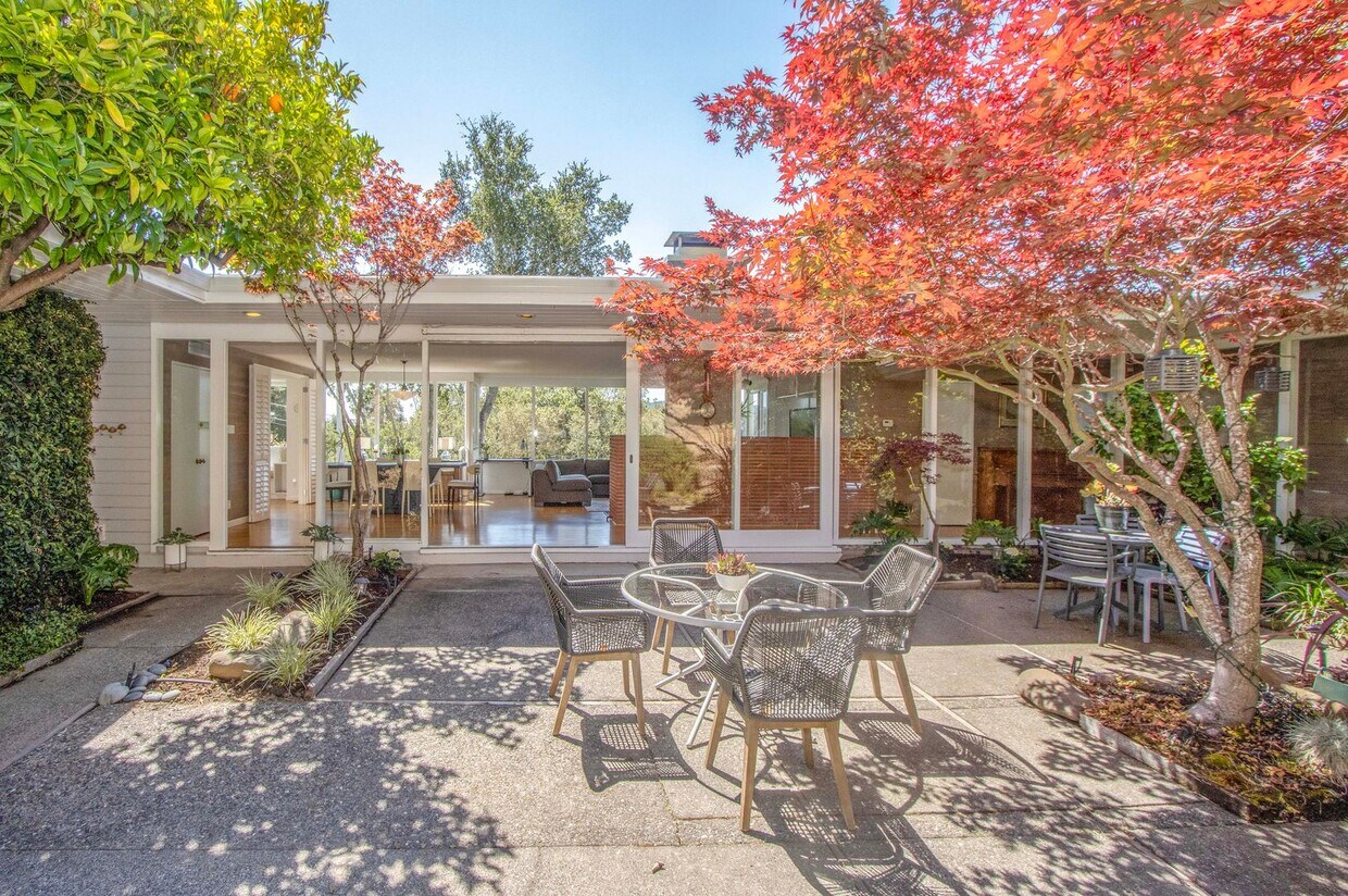 Primary Photo - Stunning Henry Hill Mid-Century in Kentfield