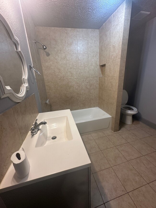 Building Photo - 4502 Cavalcade St