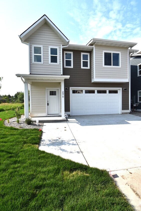Primary Photo - Gorgeous and Brand NEW 3 Bedroom with doub...