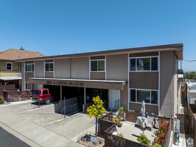Building Photo - 840 El Camino Real