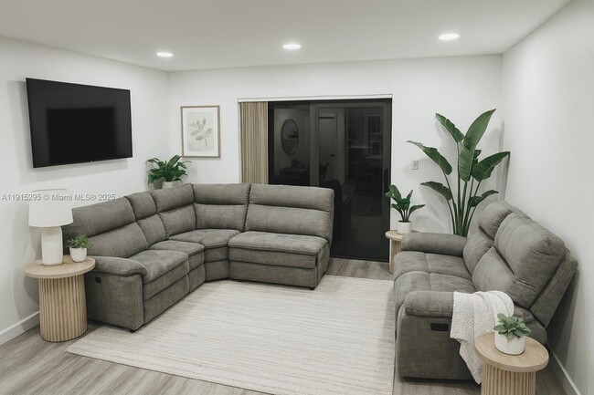 Foto del edificio - 9712 Hammocks Blvd