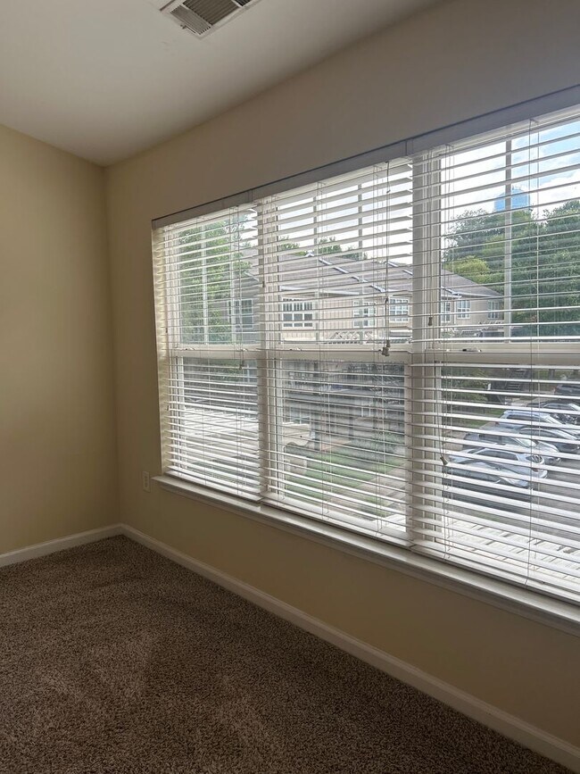 Building Photo - 02-202 KSK (Schutte)