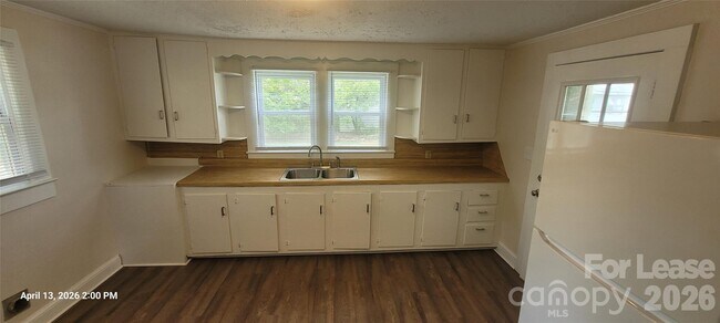 Foto del edificio - 804 Klondale Ave