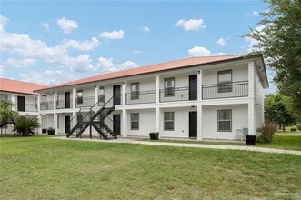 Building Photo - 12 E Stubbs St