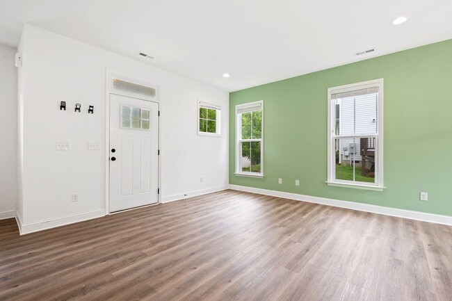 Building Photo - 2804 Cannada Ave
