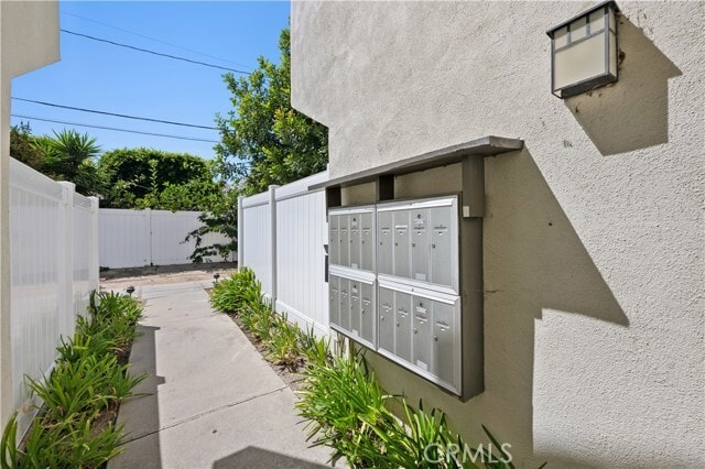 Building Photo - 25400 Oak St