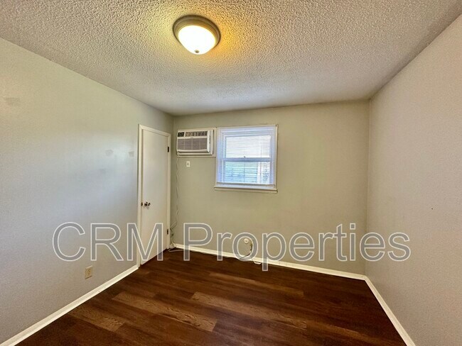 Foto del edificio - 1301 W 14th St