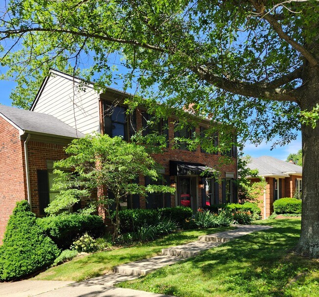 Foto del edificio - 841 Edgewood Dr
