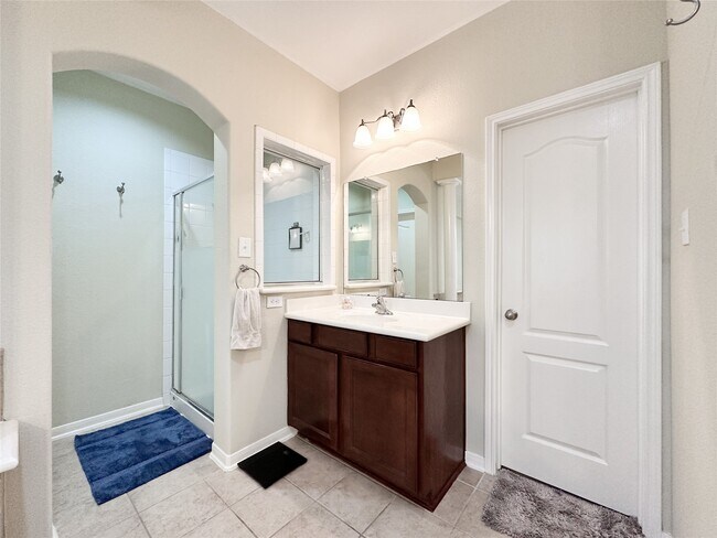 Foto del edificio - 6118 Coastal Grove Ln