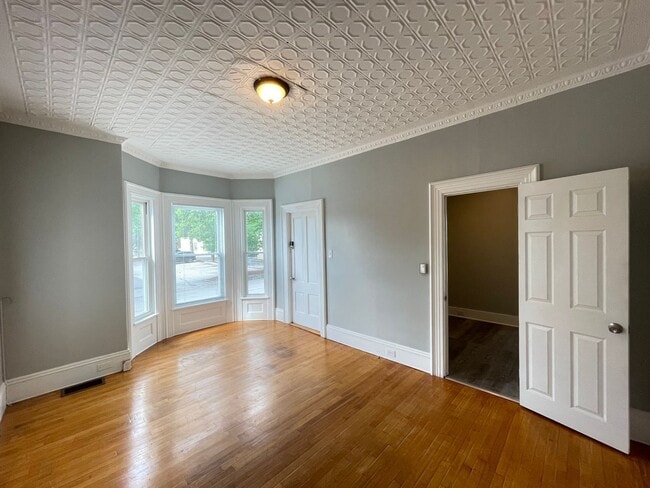 Building Photo - 31 Pennacook St