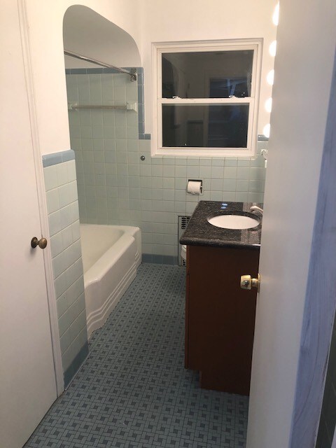 Foto del edificio - 2517 W Sylvania Ave