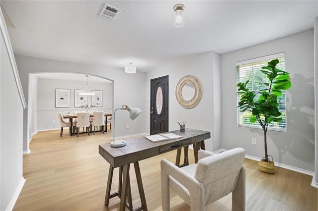 Foto del edificio - 3513 San Lucas Ln