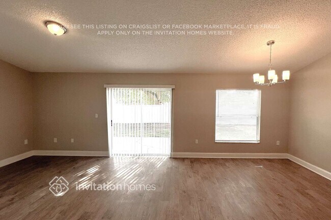 Foto del edificio - 15945 Greater Groves Blvd