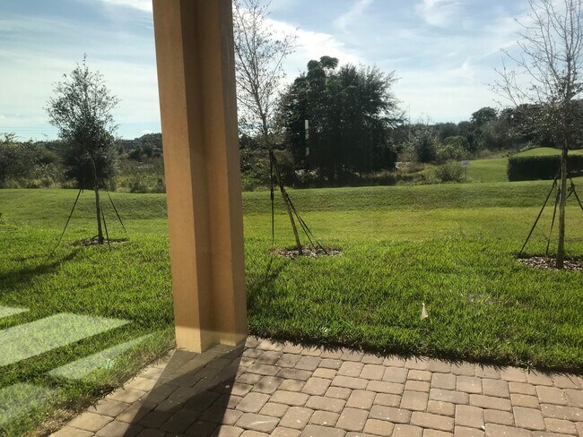 Building Photo - 5 Bedroom 3.5 Bathroom Family Home at Wind...