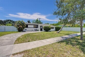 Building Photo - 9910 Bahama Dr