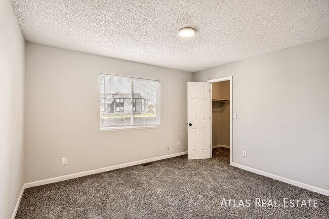 Foto del edificio - 6948 Fountain Ridge Cir