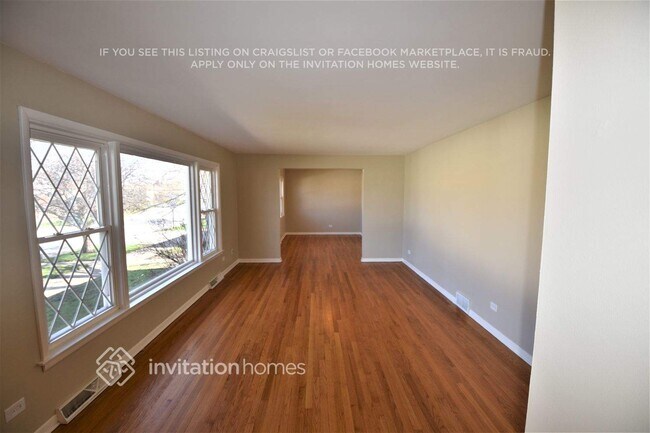 Foto del edificio - 4601 W 101st St