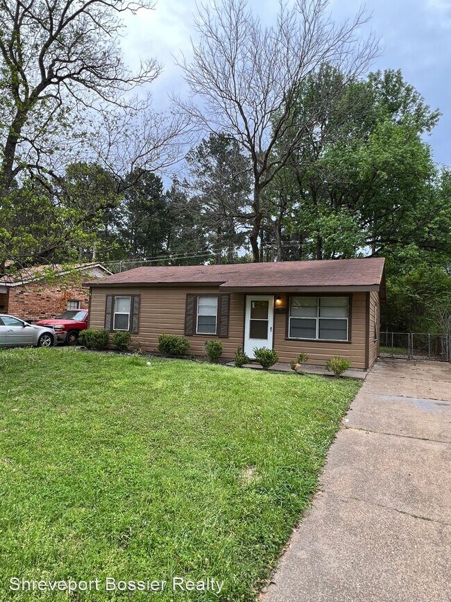Building Photo - 3 br, 1 bath House - 685 Rainbow Dr