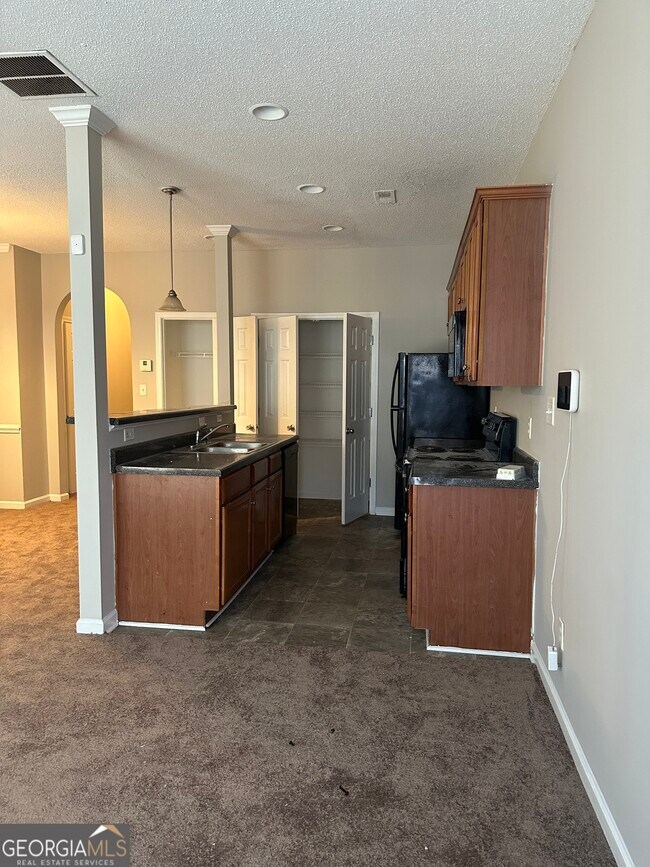 Foto del edificio - 6130 Capitol Knoll