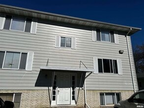 Building Photo - 928 S Stewart St