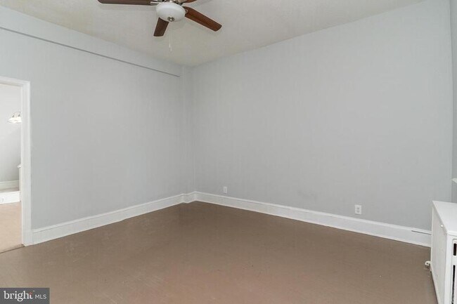 Photo - 2000 Bank St Apartment