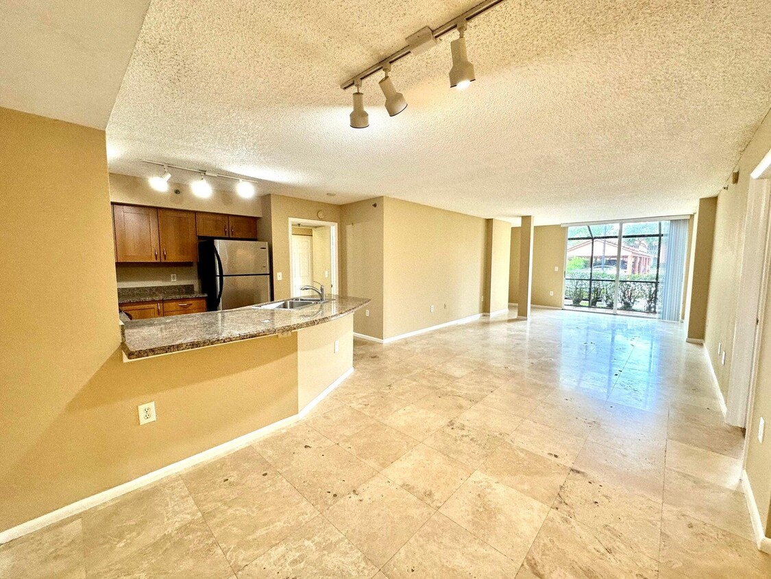 Foto principal - 3209 Clint Moore Rd