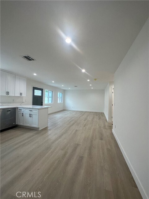 Foto del edificio - 17326 Kingsbury St