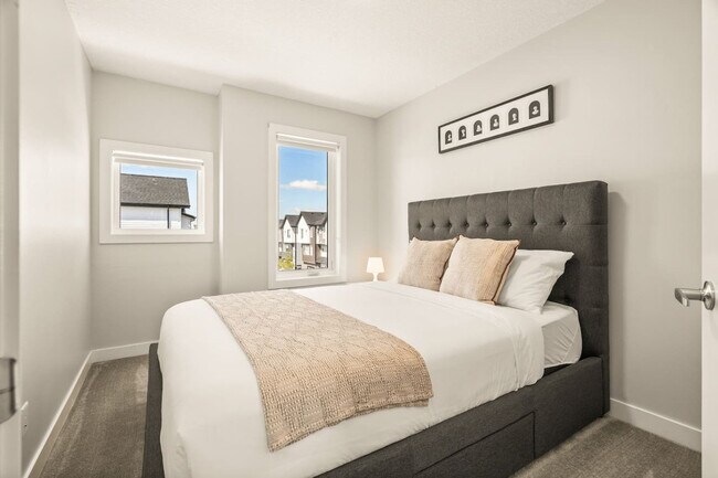 Building Photo - 337 Skyview Ranch Rd NE