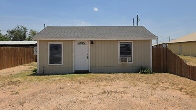 Building Photo - 617 Drury Ln