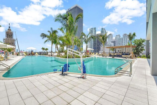 Foto del edificio - 601 NE 1st Ave