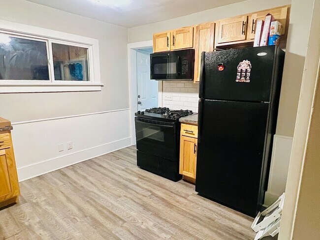 Foto del edificio - 27 Maplelawn St SE