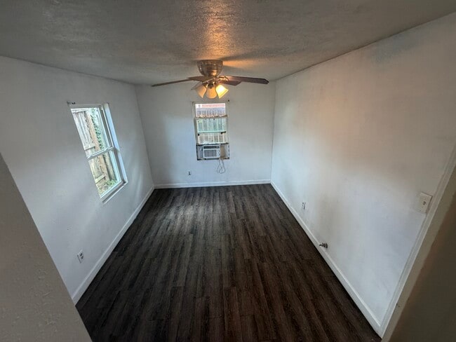 Building Photo - 2422 Freeman St