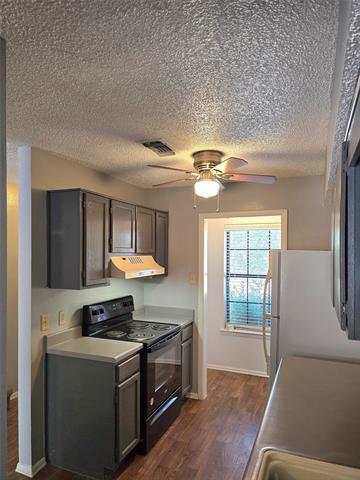 Foto del edificio - 5807 Shadydell Dr