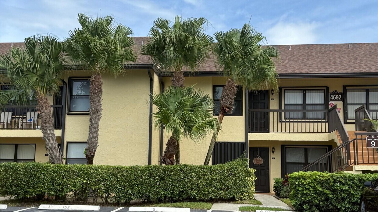 Foto principal - 4692 Lucerne Lakes Blvd E