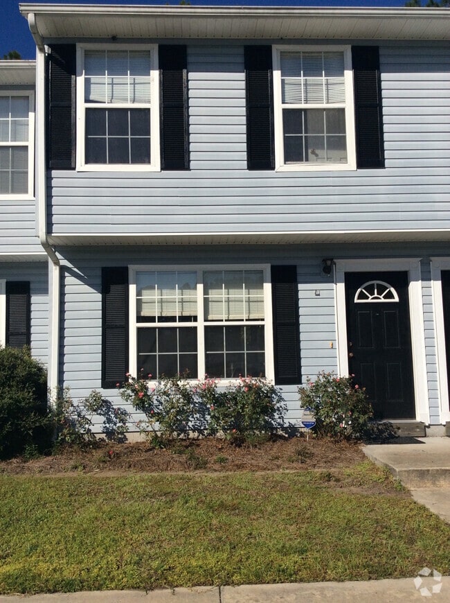 Building Photo - 1100 Pineland Ave