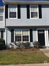 Building Photo - 1100 Pineland Ave