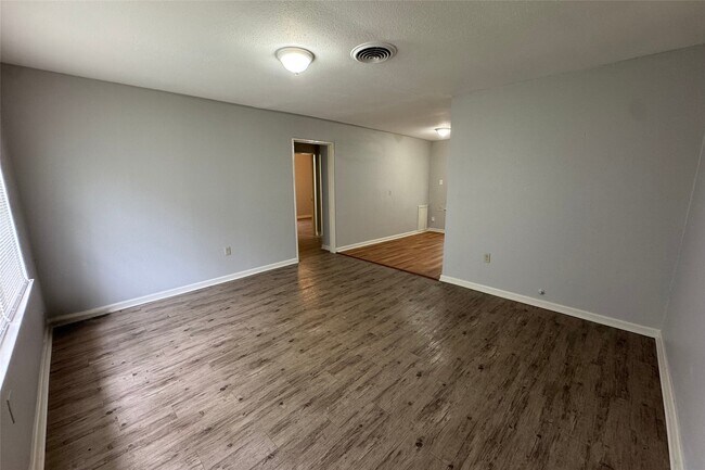 Foto del edificio - 5122 Windemere St