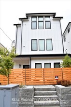 Building Photo - 5248 39th Ave NE