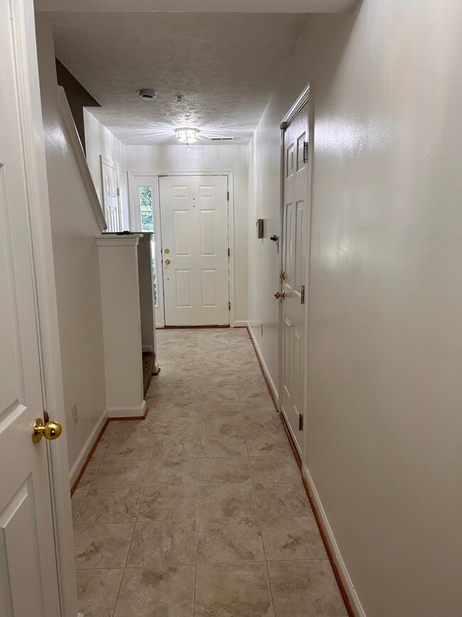 Building Photo - 306 Kestrel Dr