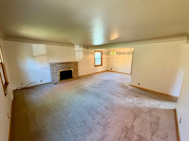 Building Photo - 5403 Pleasant Ave