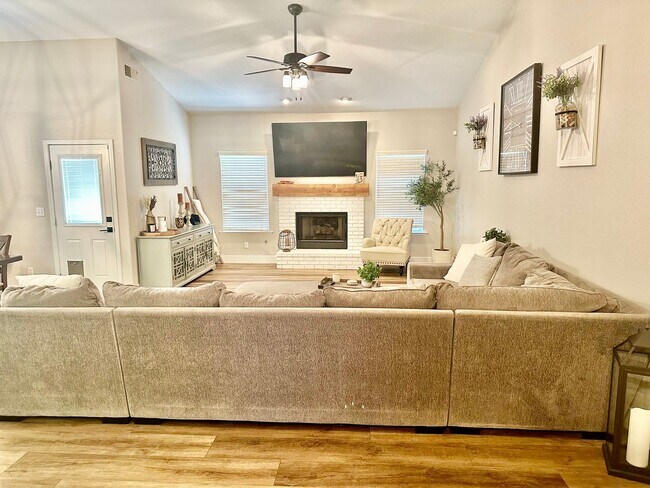 Foto del edificio - Updated North Fresno 3/2