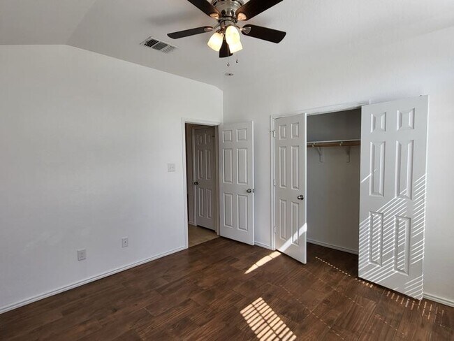 Foto del edificio - 6709 Mustang Creek Rd